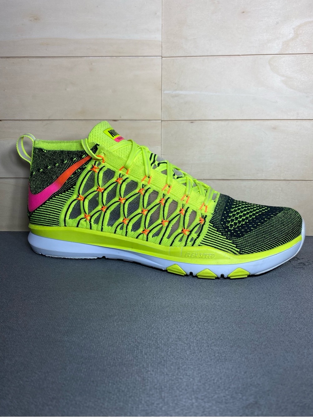 Nike Train Ultrafast Flyknit Volt Neon Men's Size 11 Shoes Sneakers 843694-999